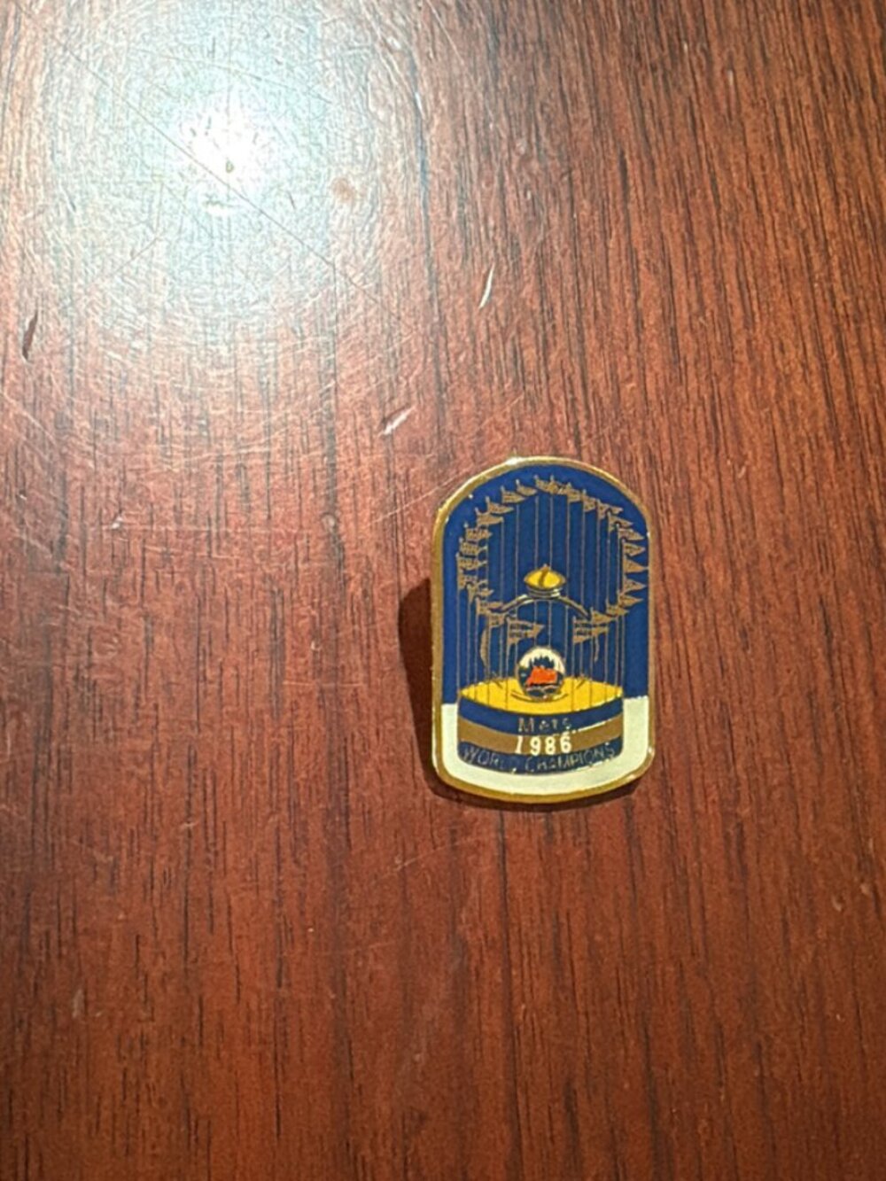New York Mets 1986 World Champions Lapel Pin